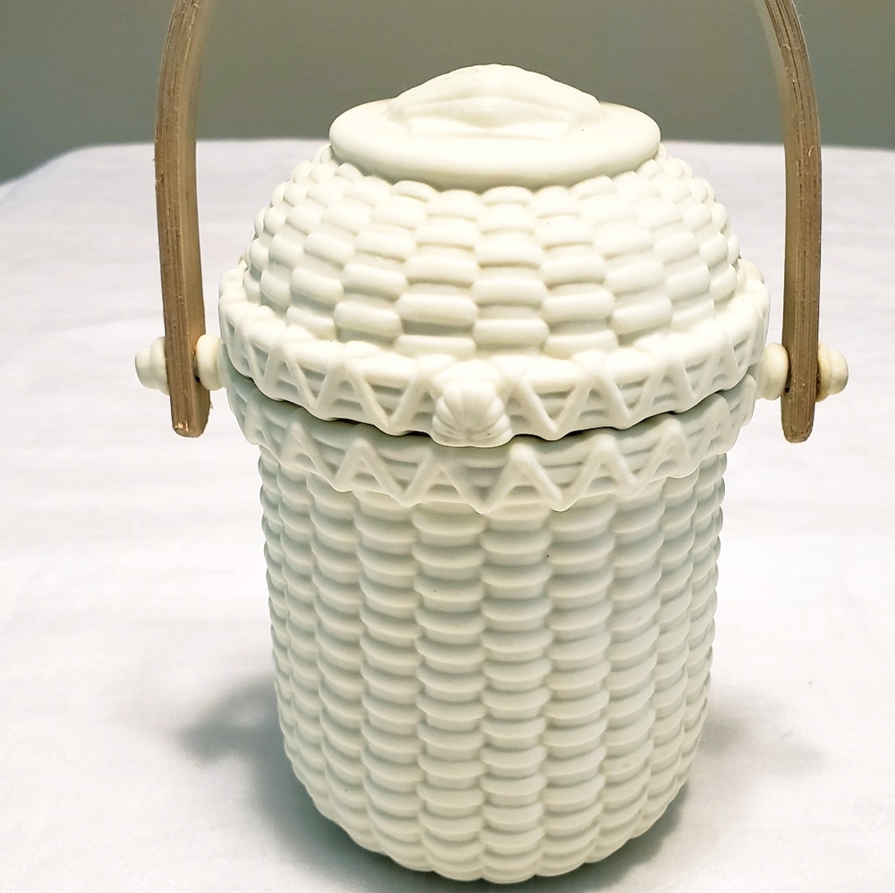 Porcelain Basket - Picture 1 of 9